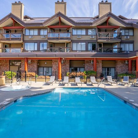Whistler Village Inn & Suites Esterno foto