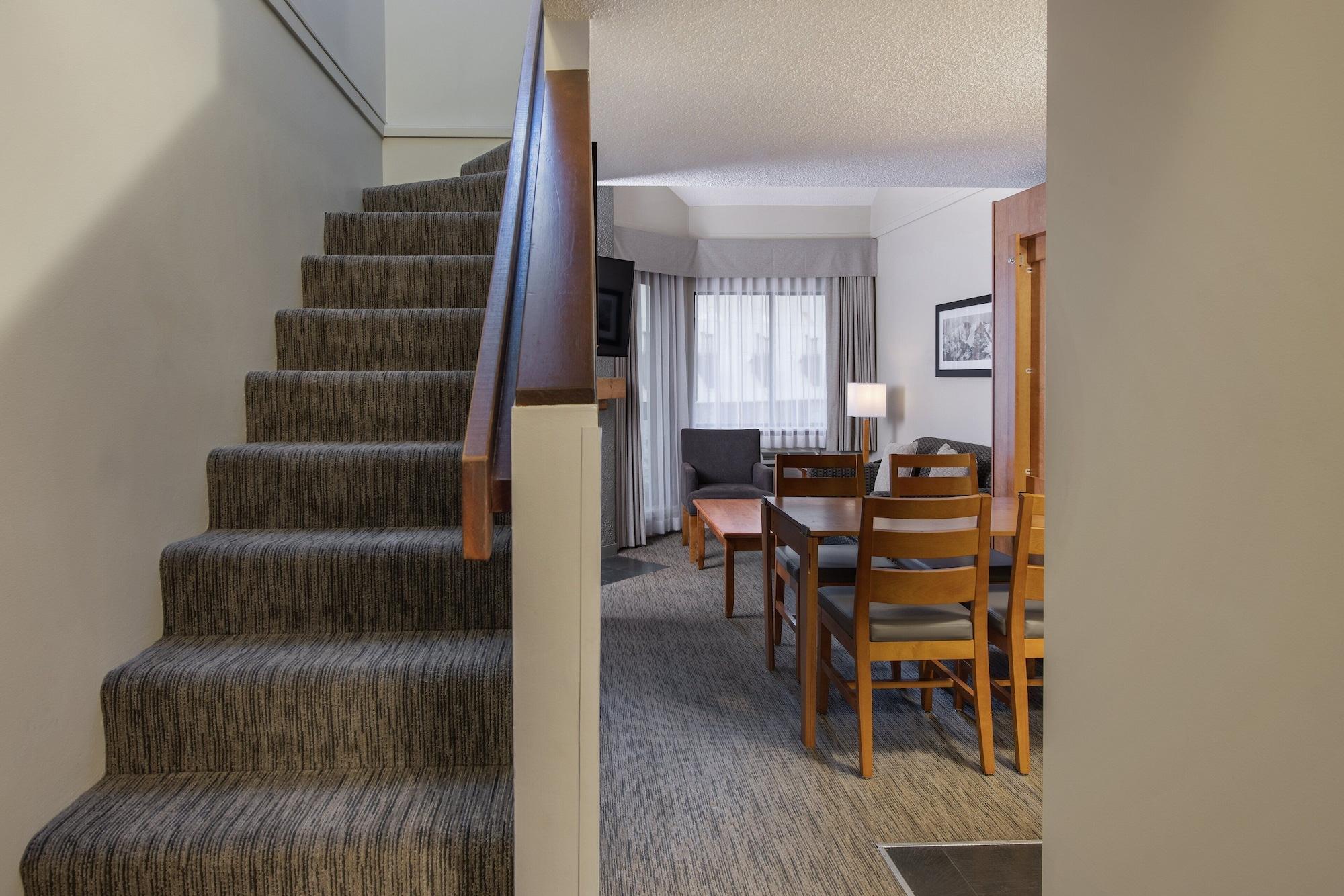 Whistler Village Inn & Suites Esterno foto
