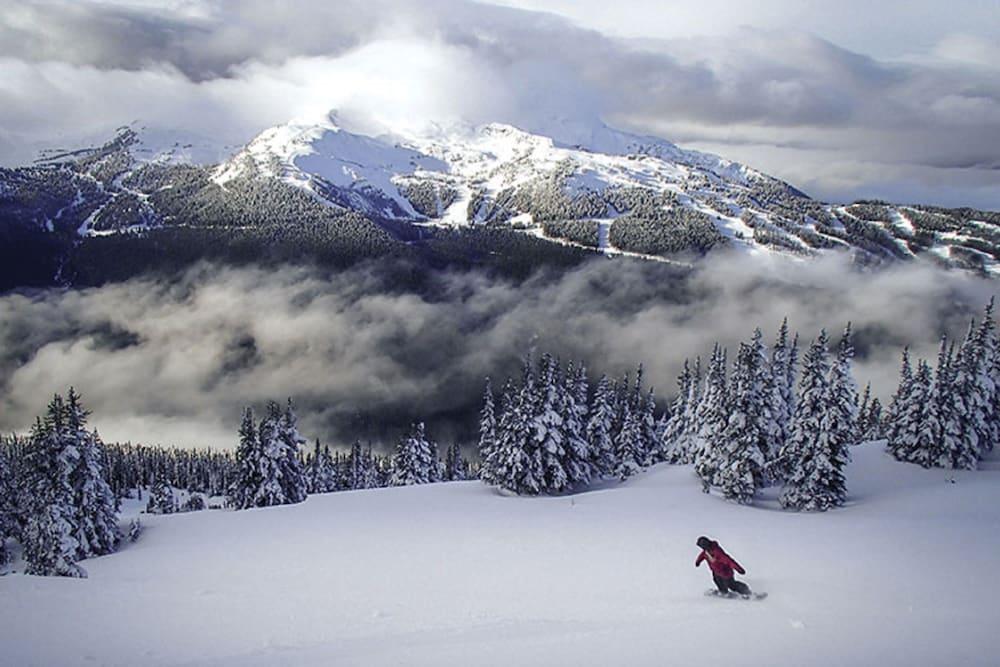 Whistler Village Inn & Suites Esterno foto
