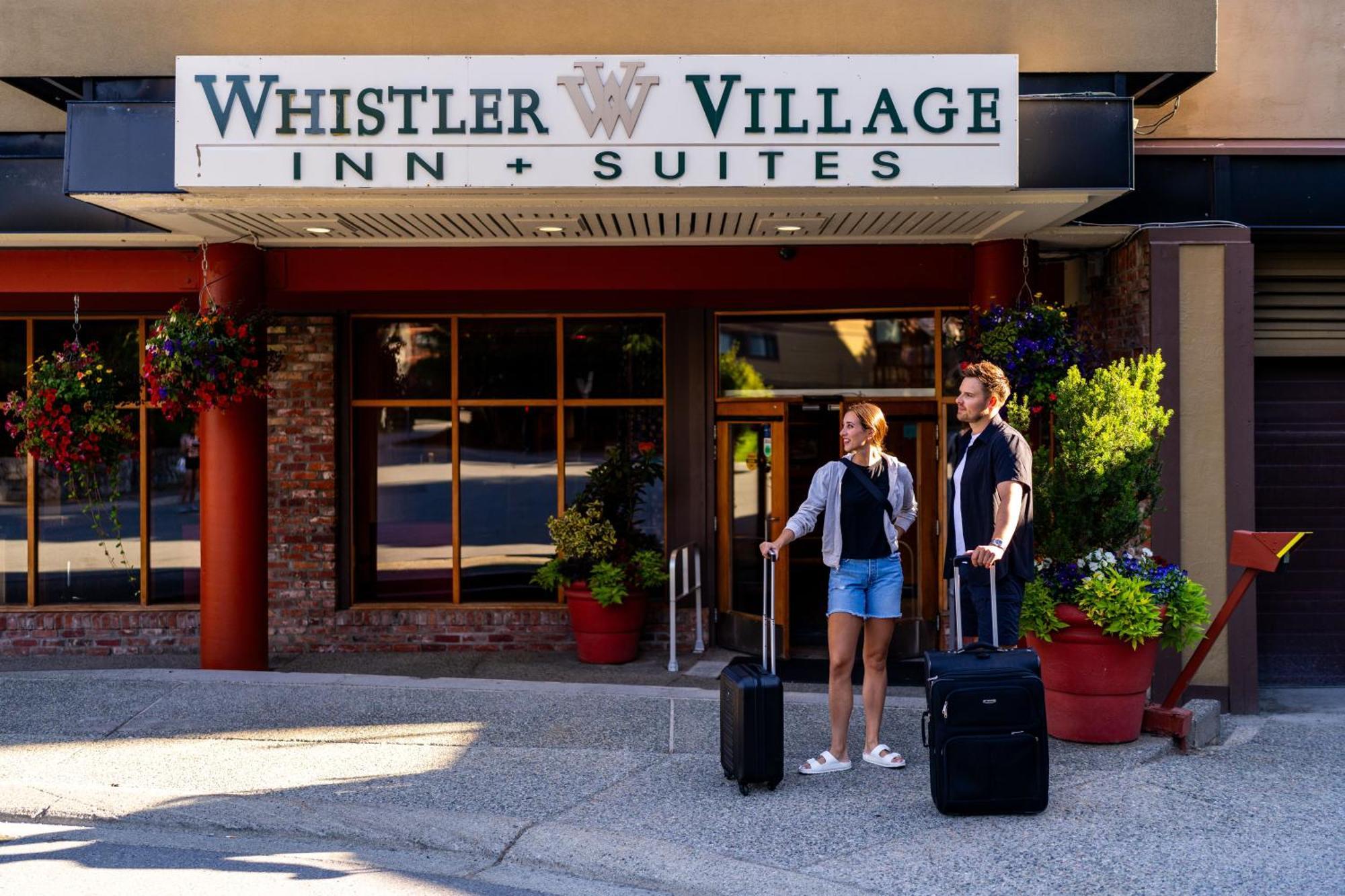 Whistler Village Inn & Suites Esterno foto