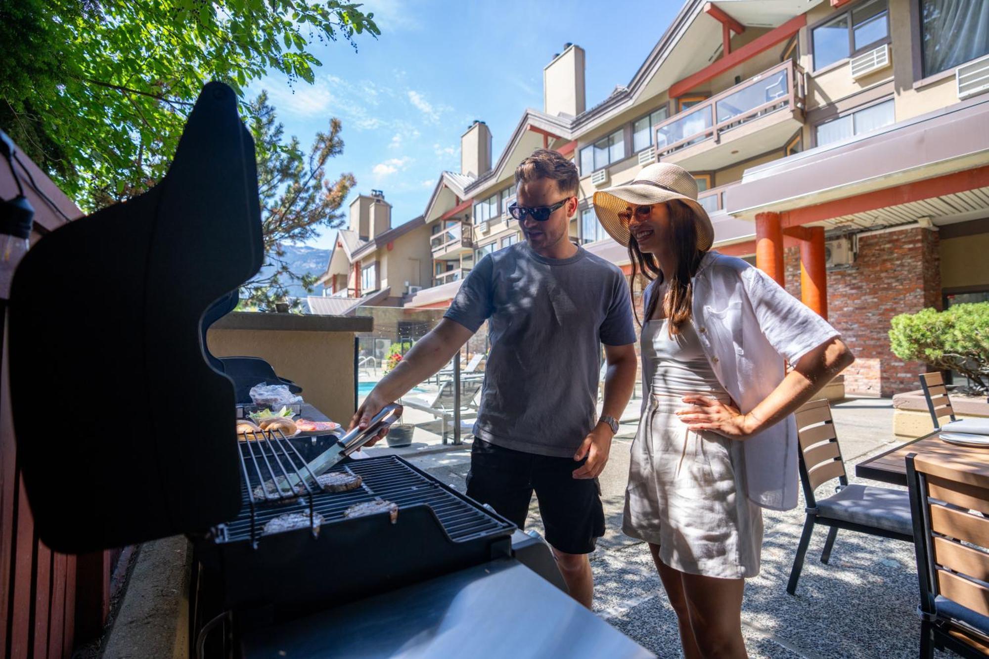 Whistler Village Inn & Suites Esterno foto
