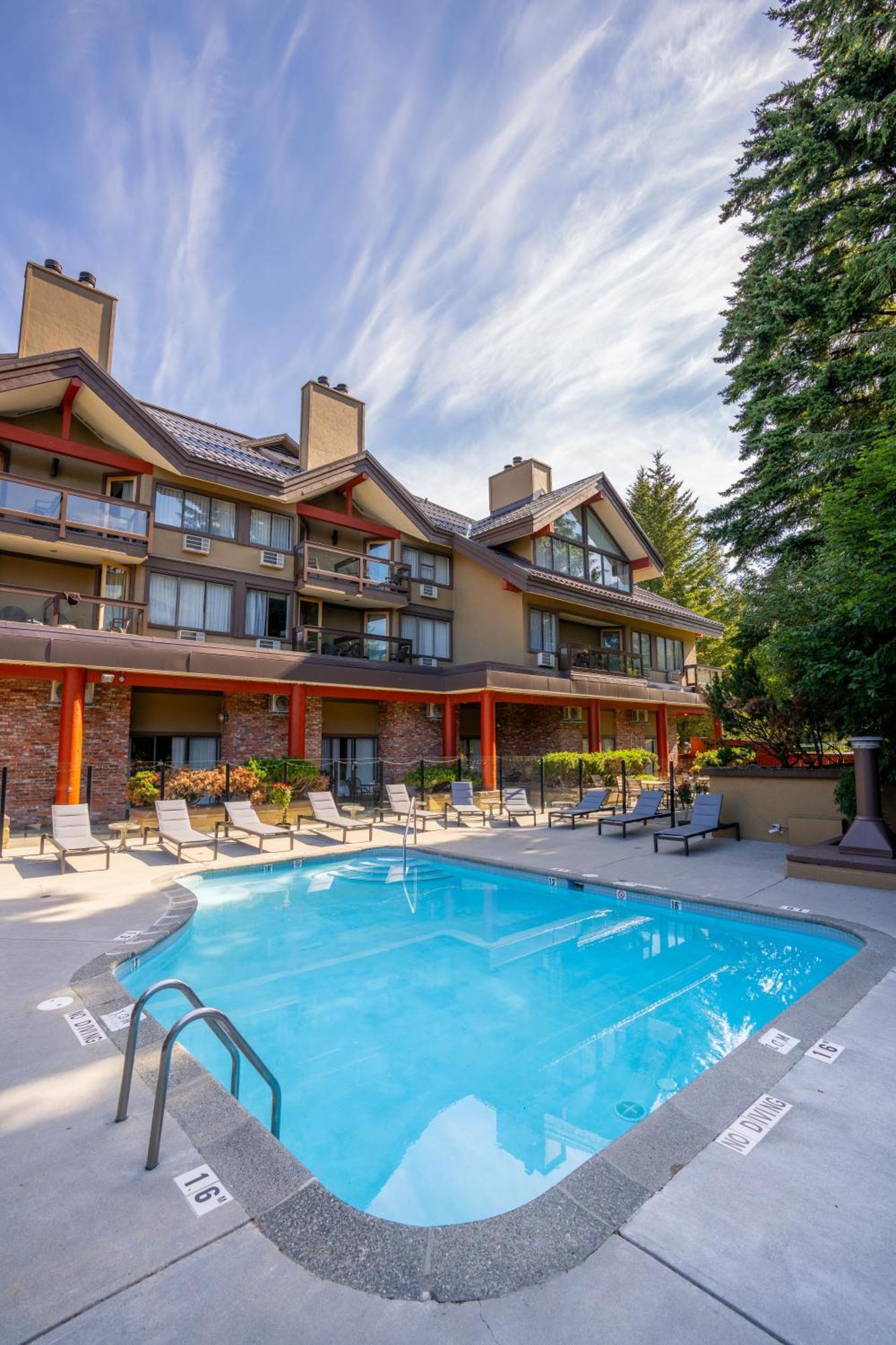 Whistler Village Inn & Suites Esterno foto