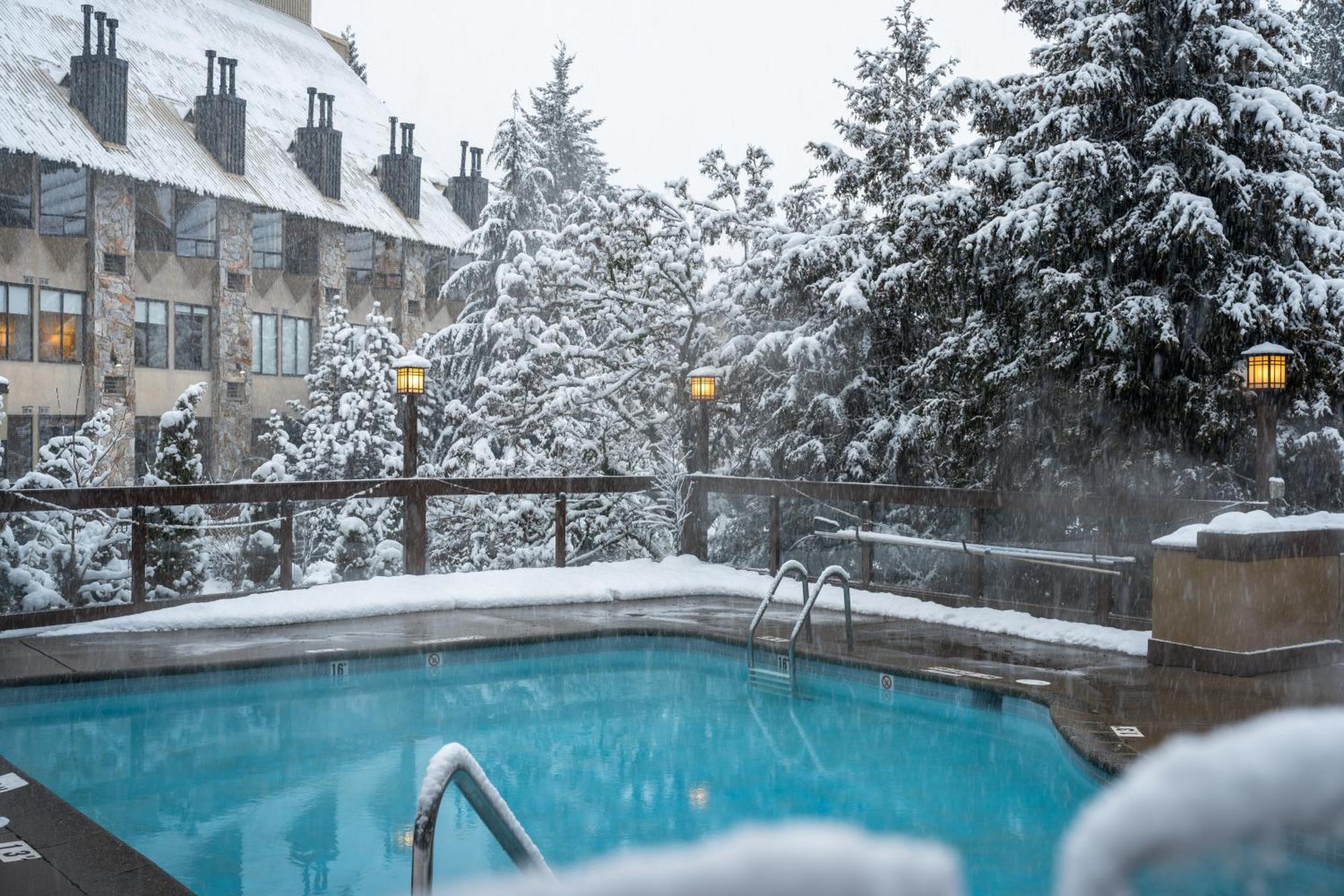 Whistler Village Inn & Suites Esterno foto