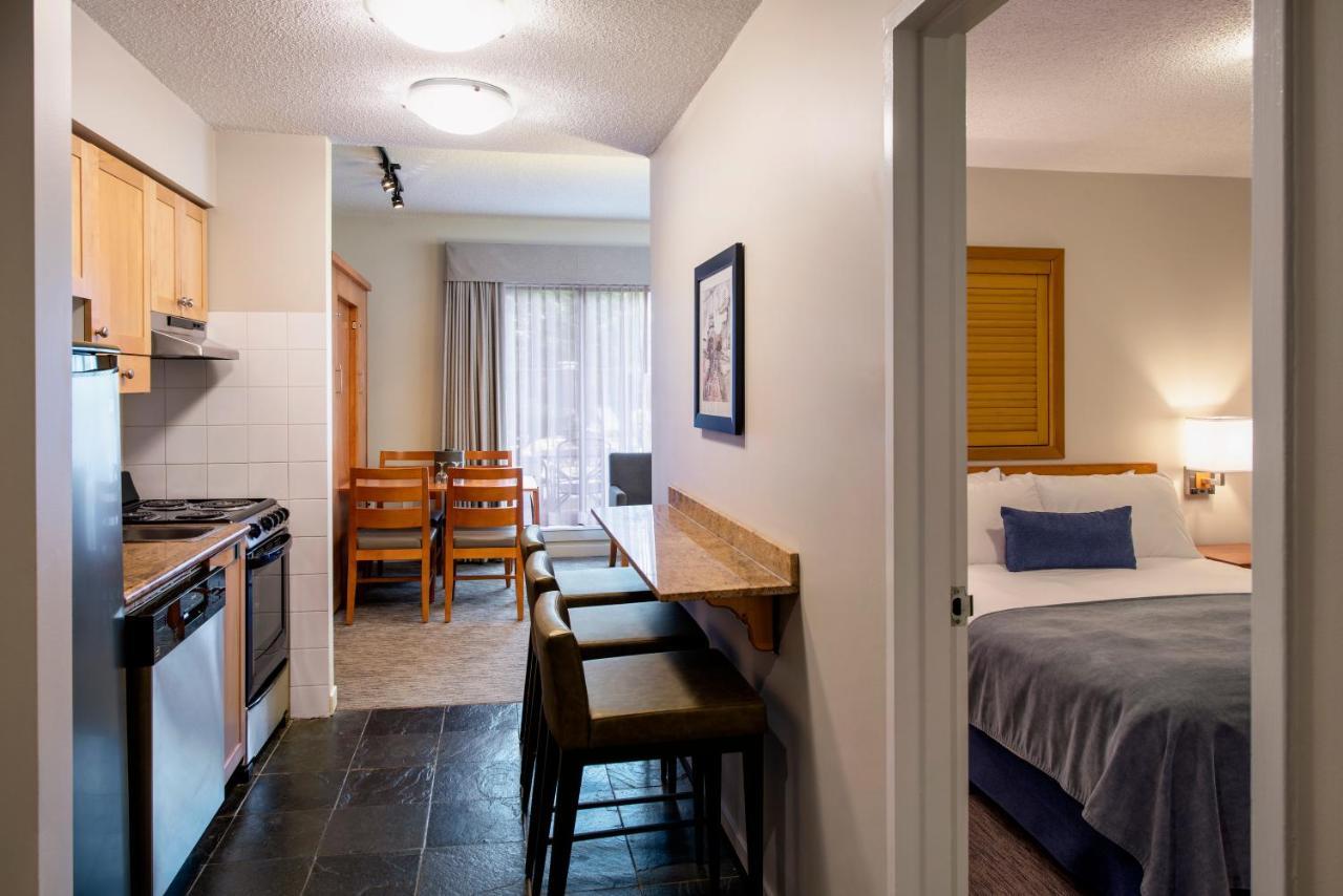 Whistler Village Inn & Suites Esterno foto